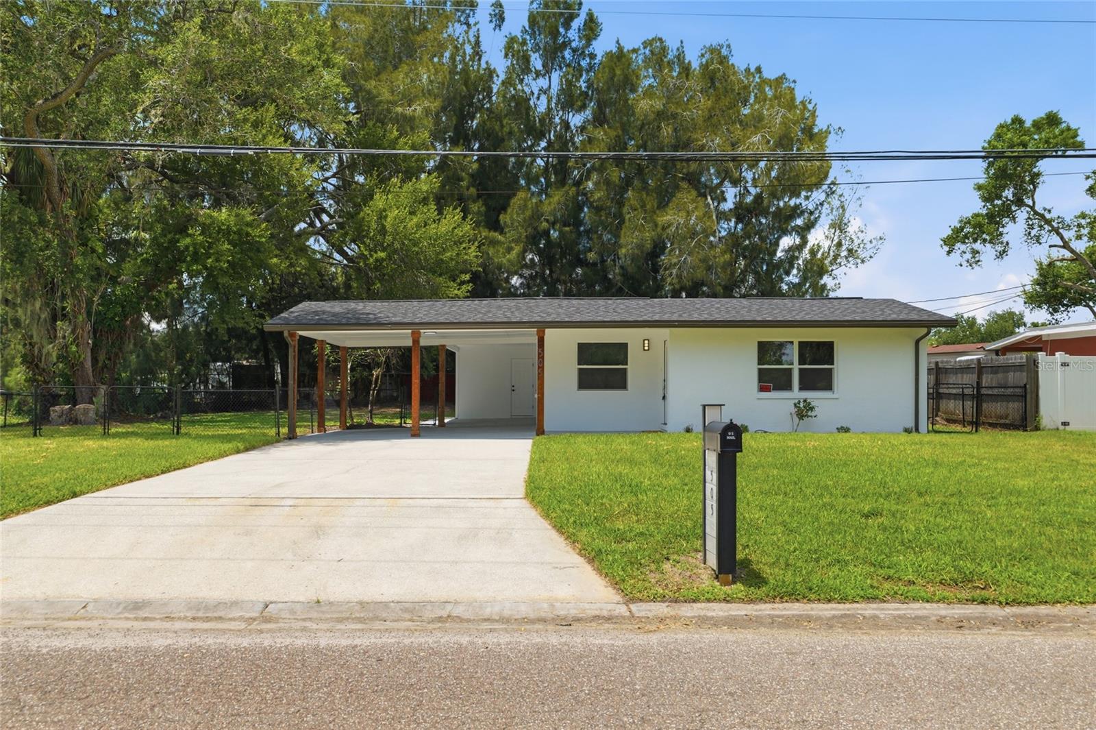 Photo of 505 PAPAYA DRIVE TAMPA FL 33619