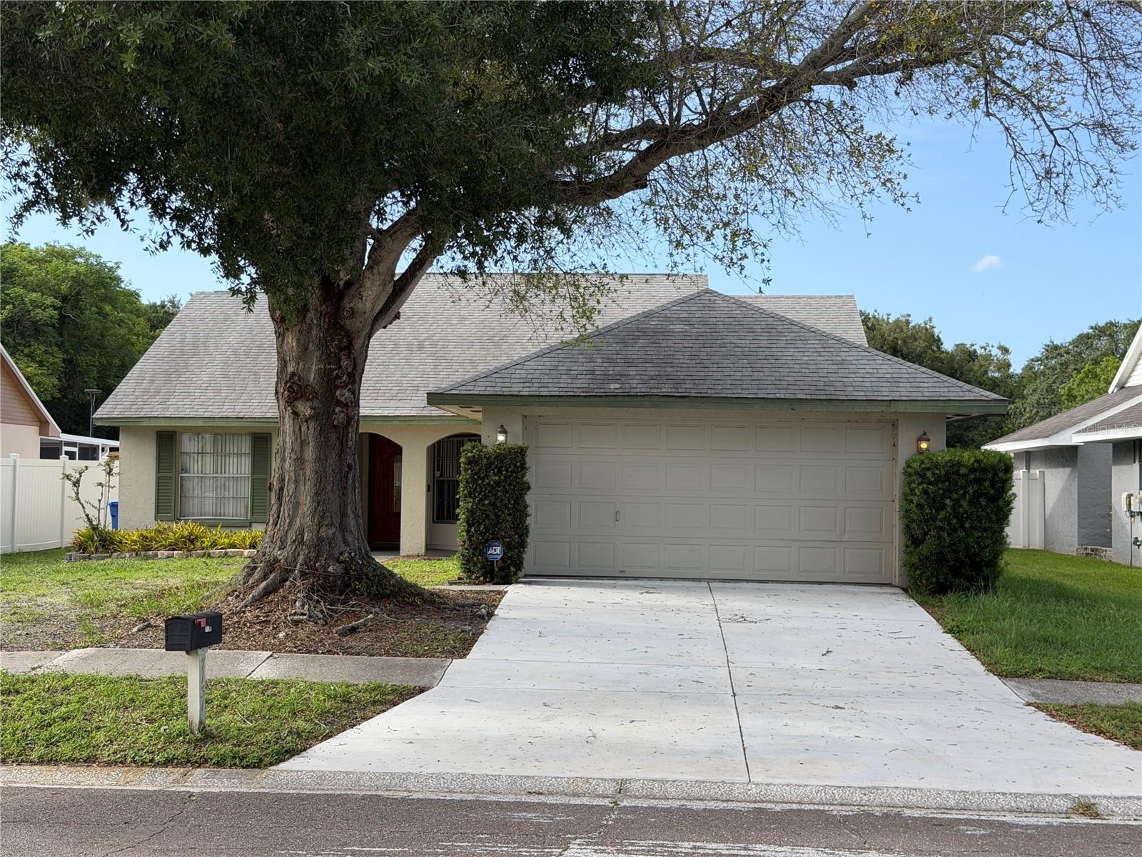 Photo of 7131 HOLLOWELL DRIVE TAMPA FL 33634