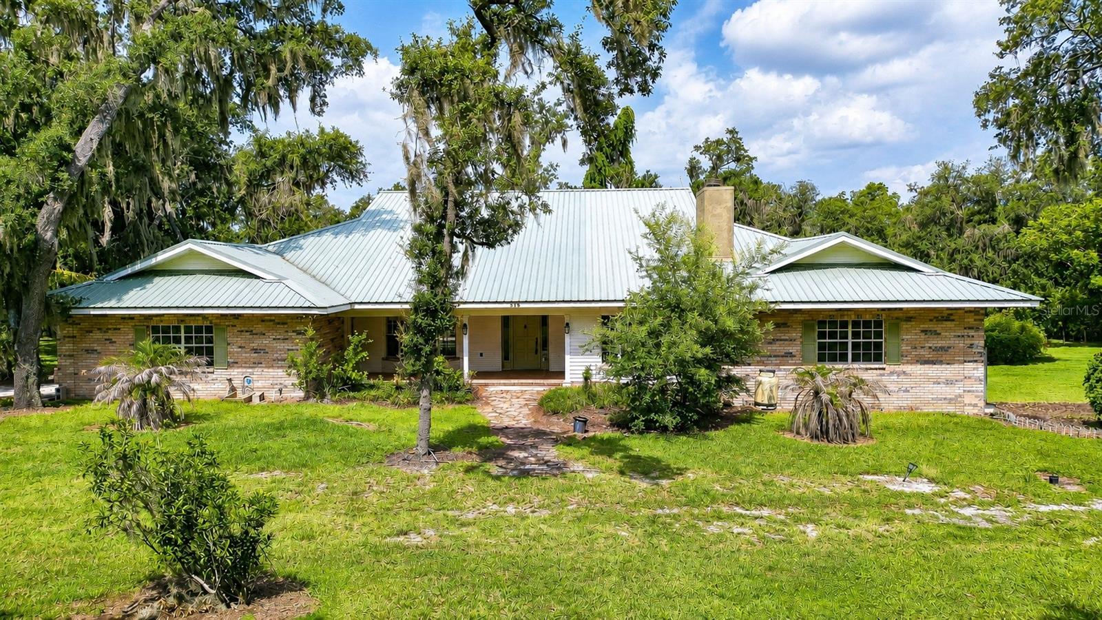 Photo of 914 S MILLER ROAD VALRICO FL 33594