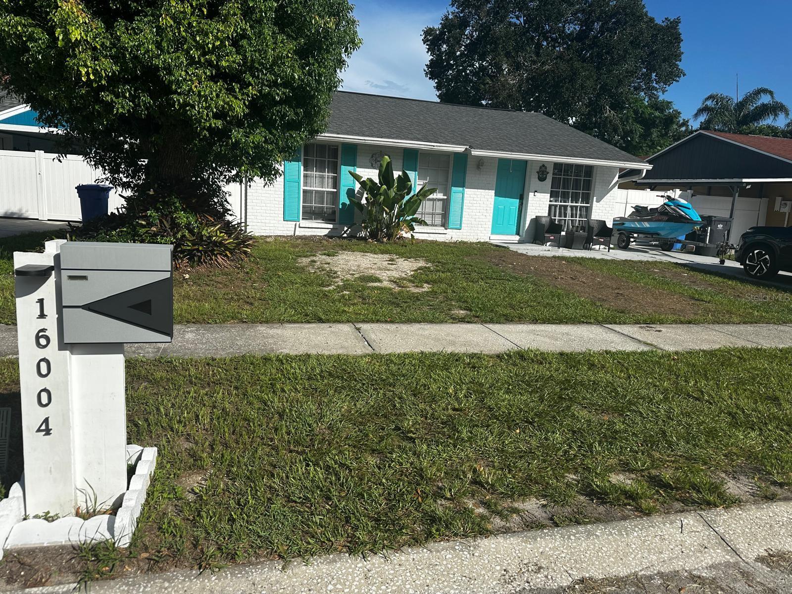 Photo of 16004 SADDLE CREEK DRIVE TAMPA FL 33618