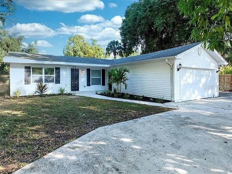 Photo of 120 AVENIDA DE BAHA NOKOMIS FL 34275