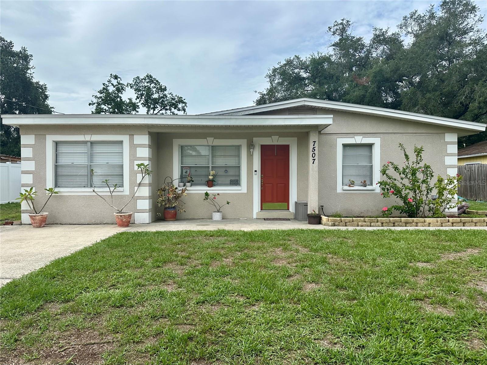 Photo of 7507 CORAL VINE LANE TAMPA FL 33619