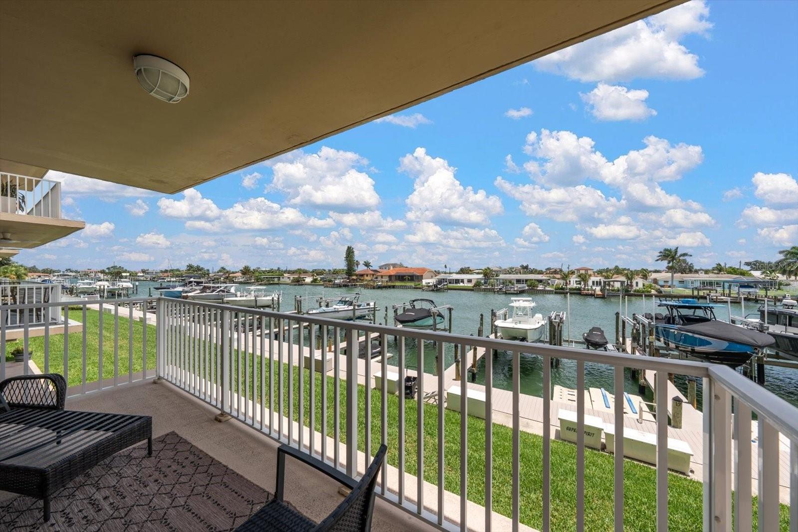 Photo of 223 ISLAND WAY #2E CLEARWATER BEACH FL 33767