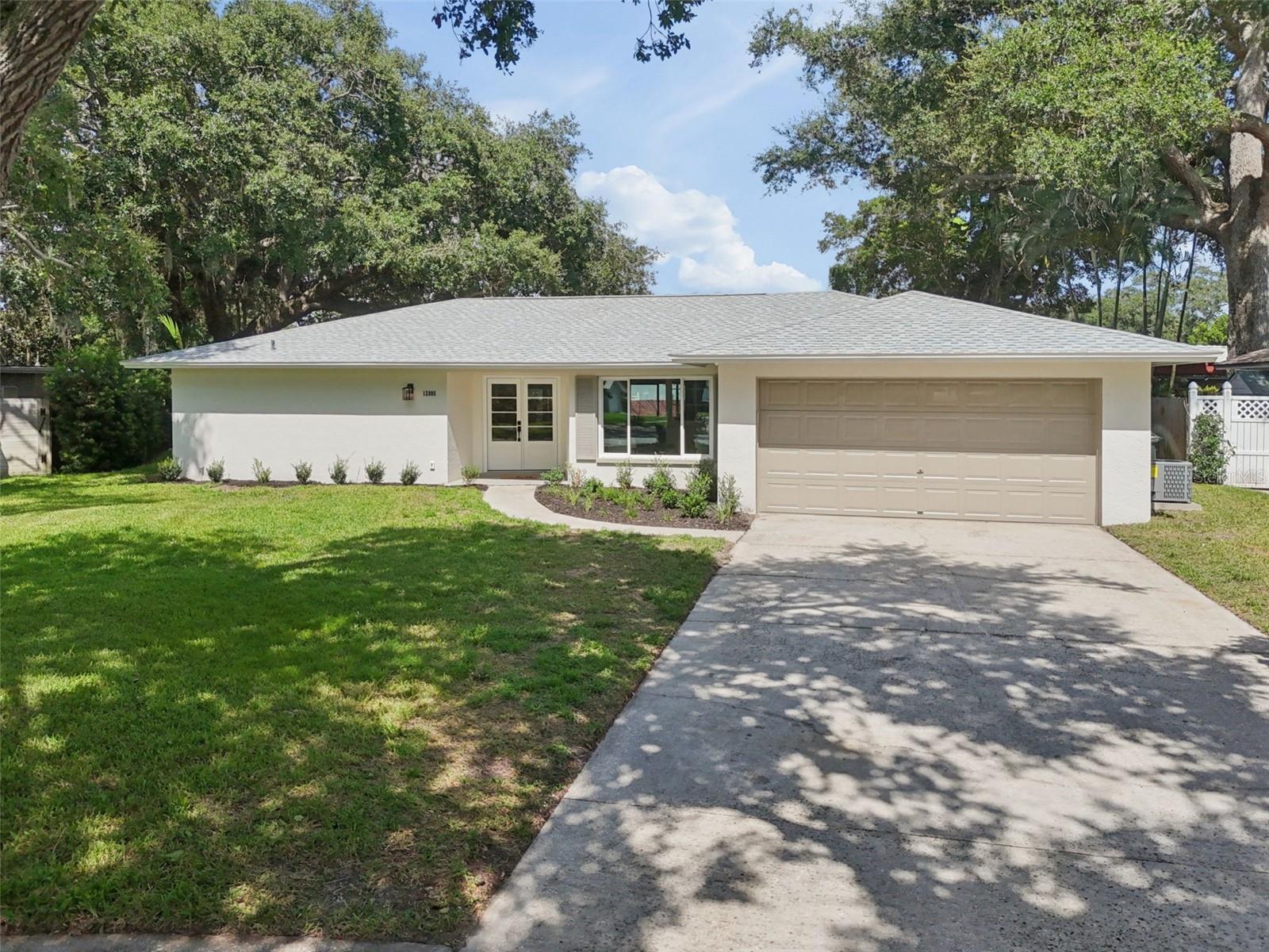 Photo of 12805 KIMBERLY OAKS CIRCLE LARGO FL 33774