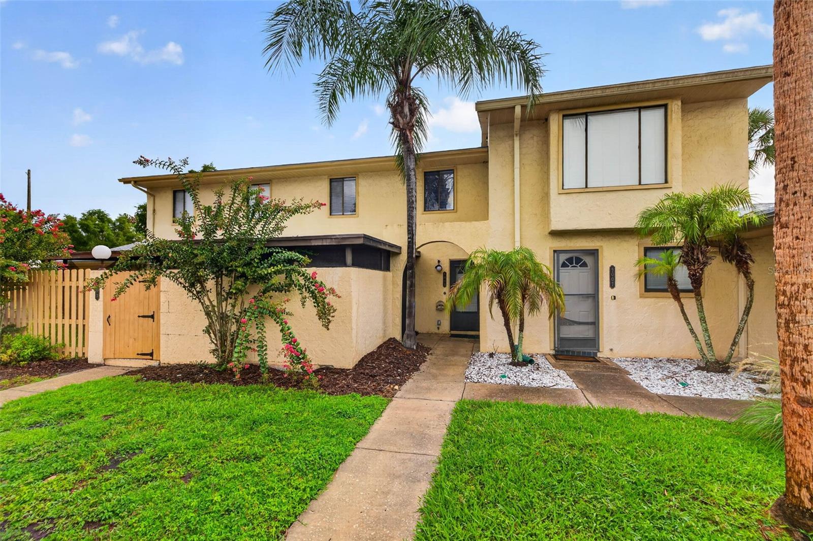 Photo of 9005 PEBBLE CREEK DRIVE TAMPA FL 33647