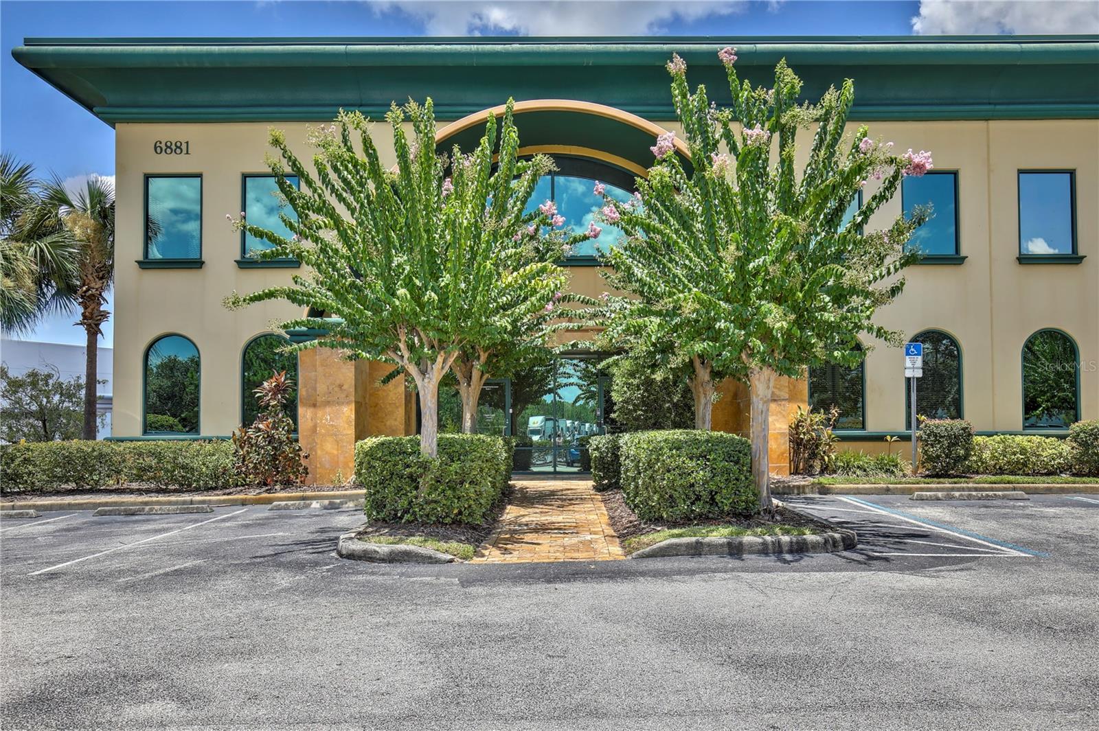 Photo of 6881 KINGSPOINTE PARKWAY #1&2 ORLANDO FL 32819