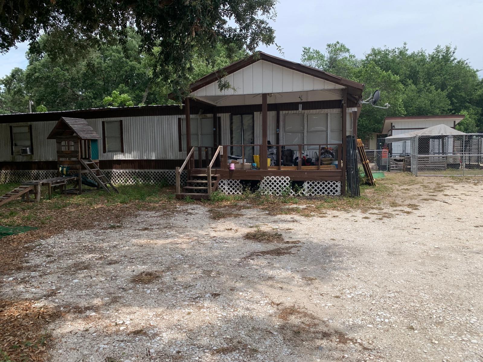 Photo of 11811 HAZEN AVENUE THONOTOSASSA FL 33592