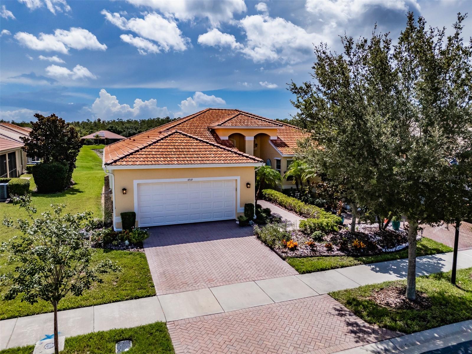 Photo of 4919 MARBLE SPRINGS CIRCLE WIMAUMA FL 33598