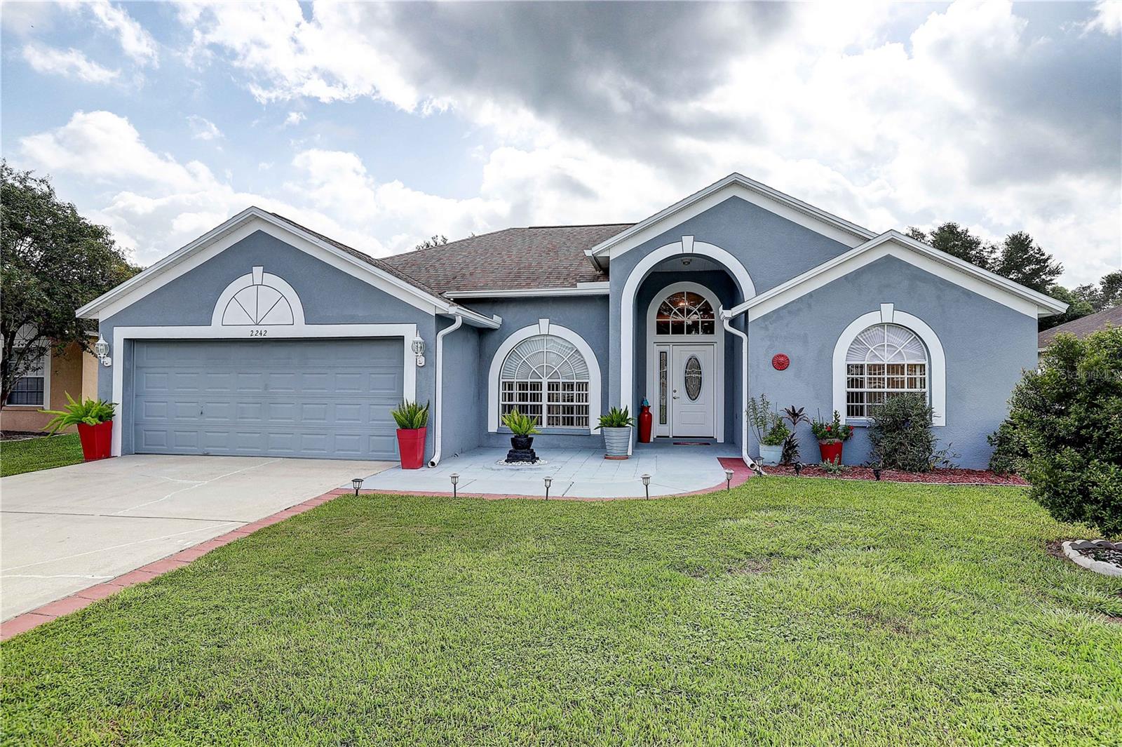 Photo of 2242 TOWERING OAKS CIRCLE SEFFNER FL 33584