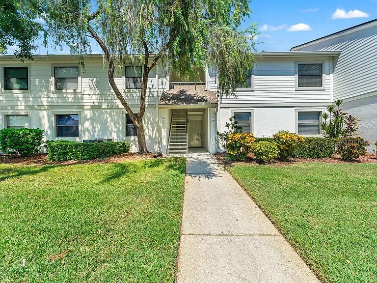 Photo of 109 MEADOW LANE OLDSMAR FL 34677