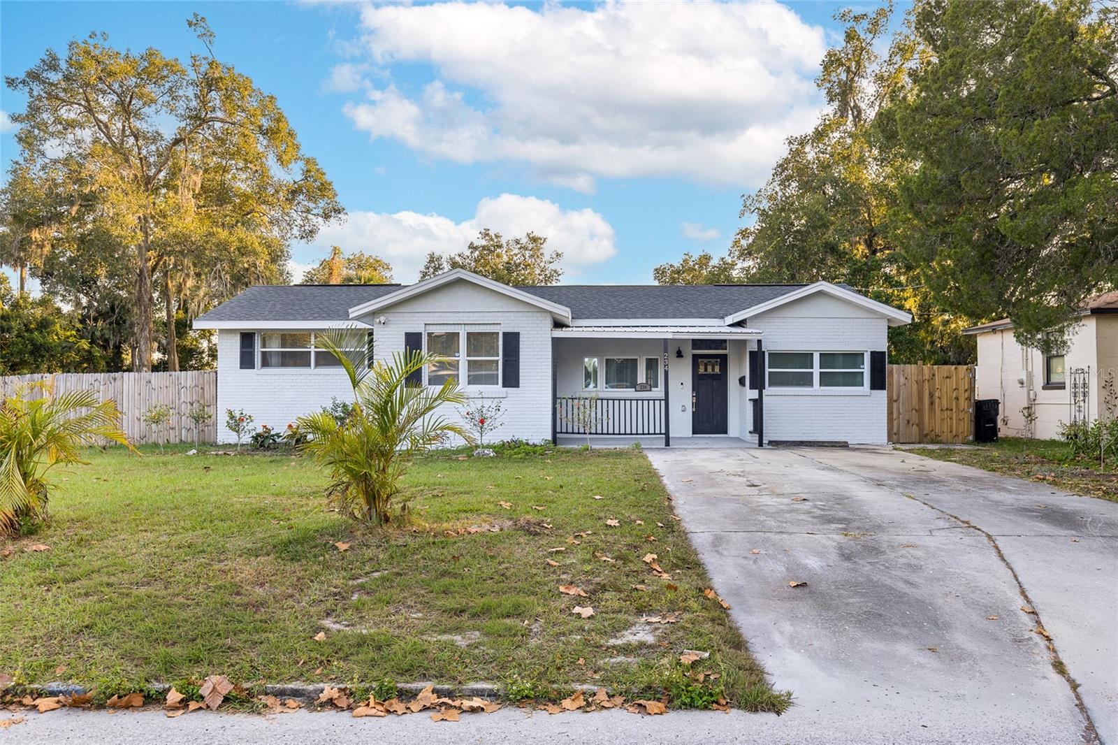 Photo of 234 W MAGNOLIA STREET APOPKA FL 32703