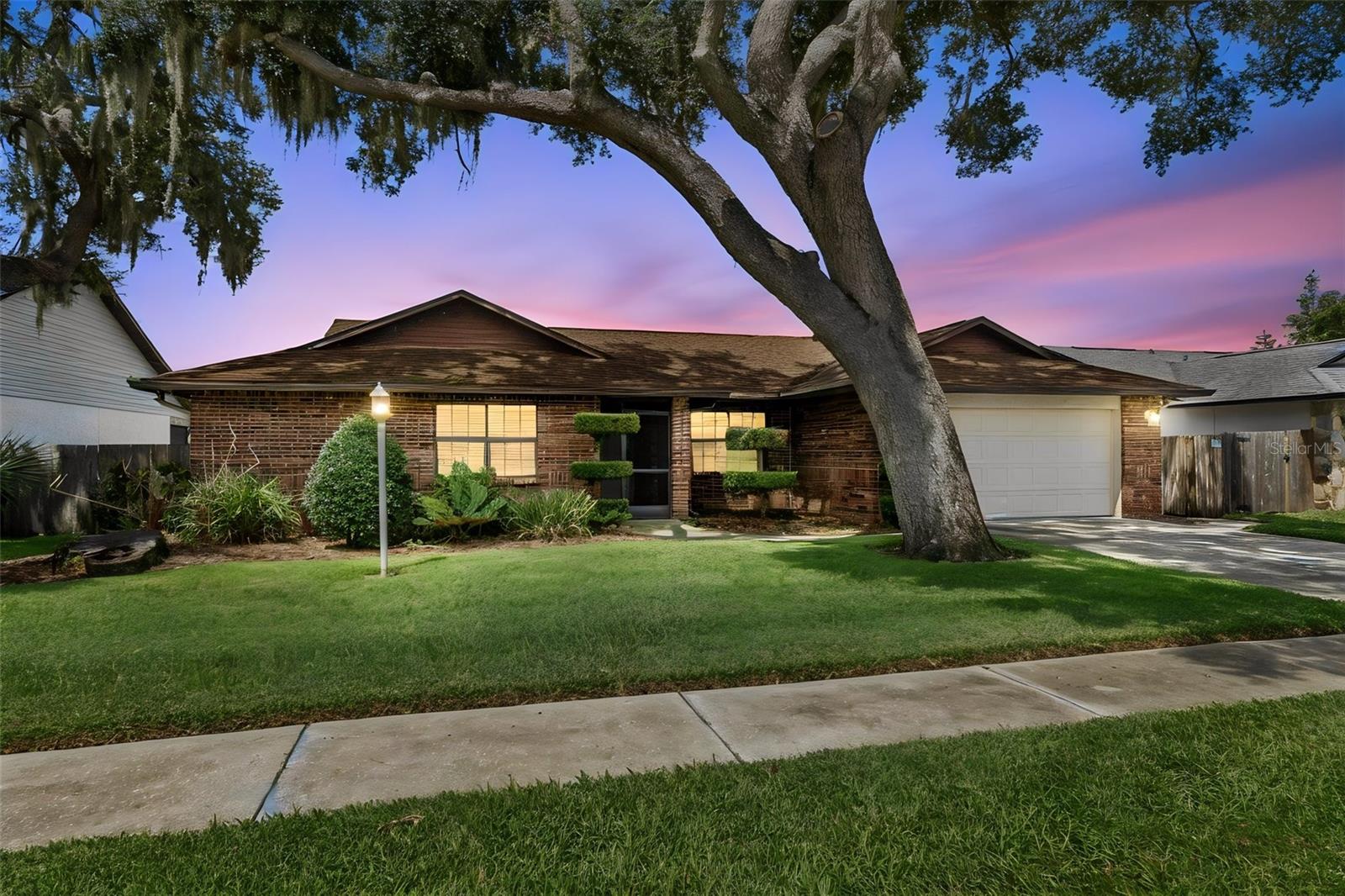 Photo of 653 TIMBER POND DRIVE BRANDON FL 33510