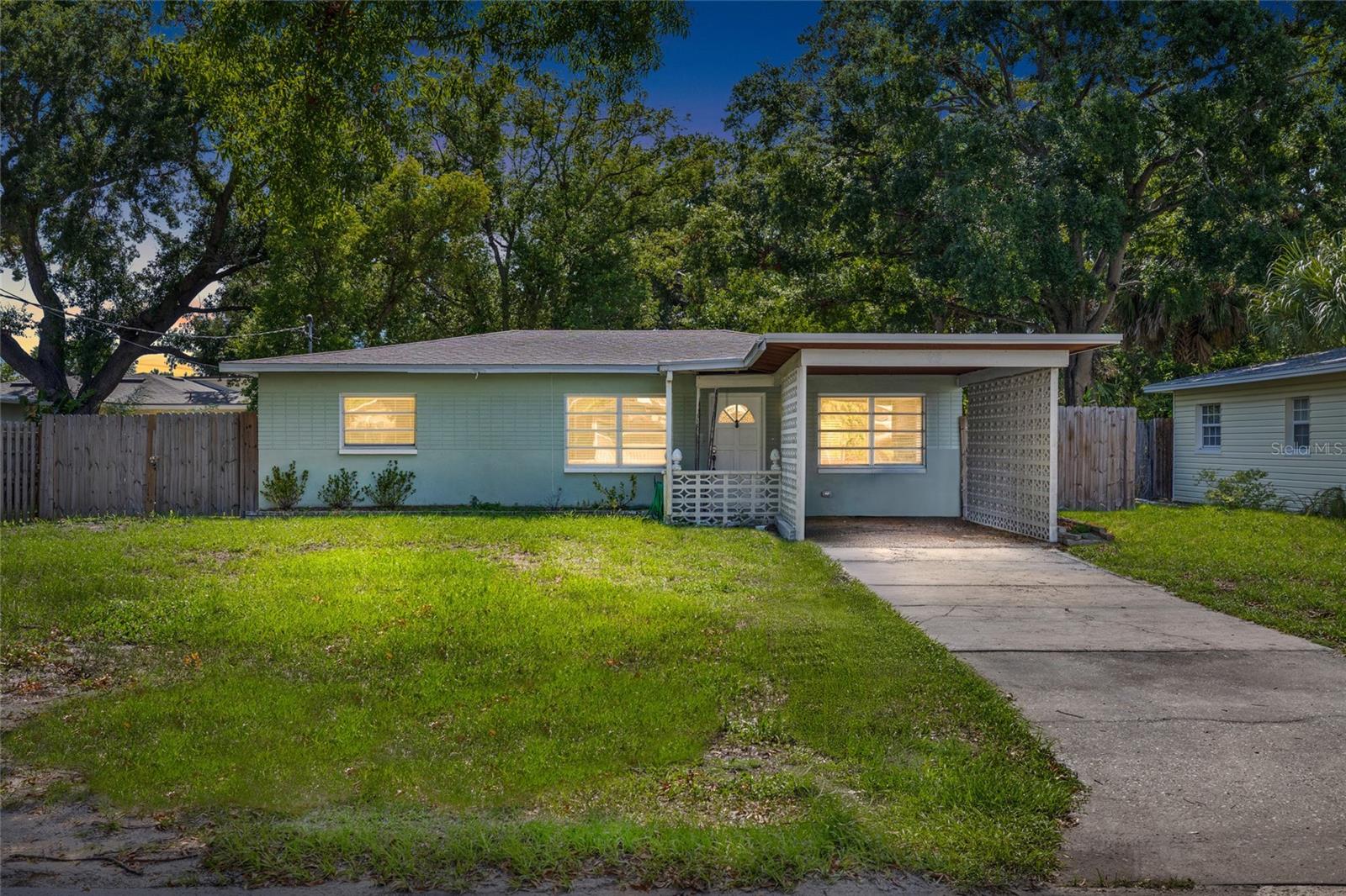 Photo of 206 N GUNLOCK AVENUE TAMPA FL 33609