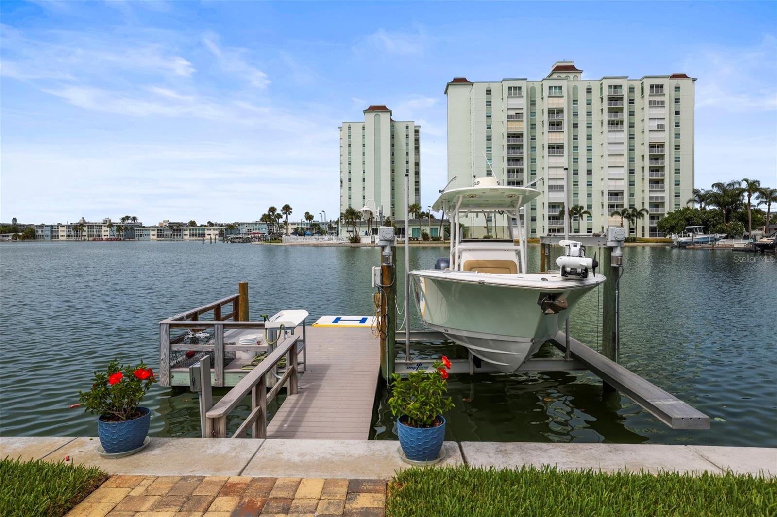 Photo of 6360 2ND PALM POINT ST PETERSBURG FL 33706