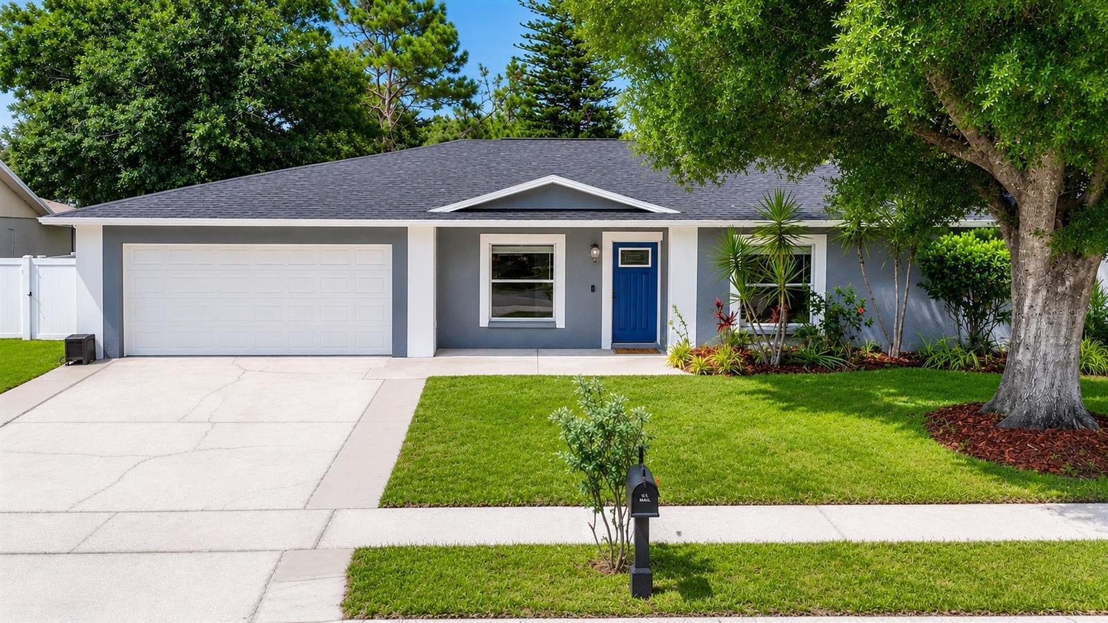 Photo of 4113 HOLLOW HILL DR TAMPA FL 33624