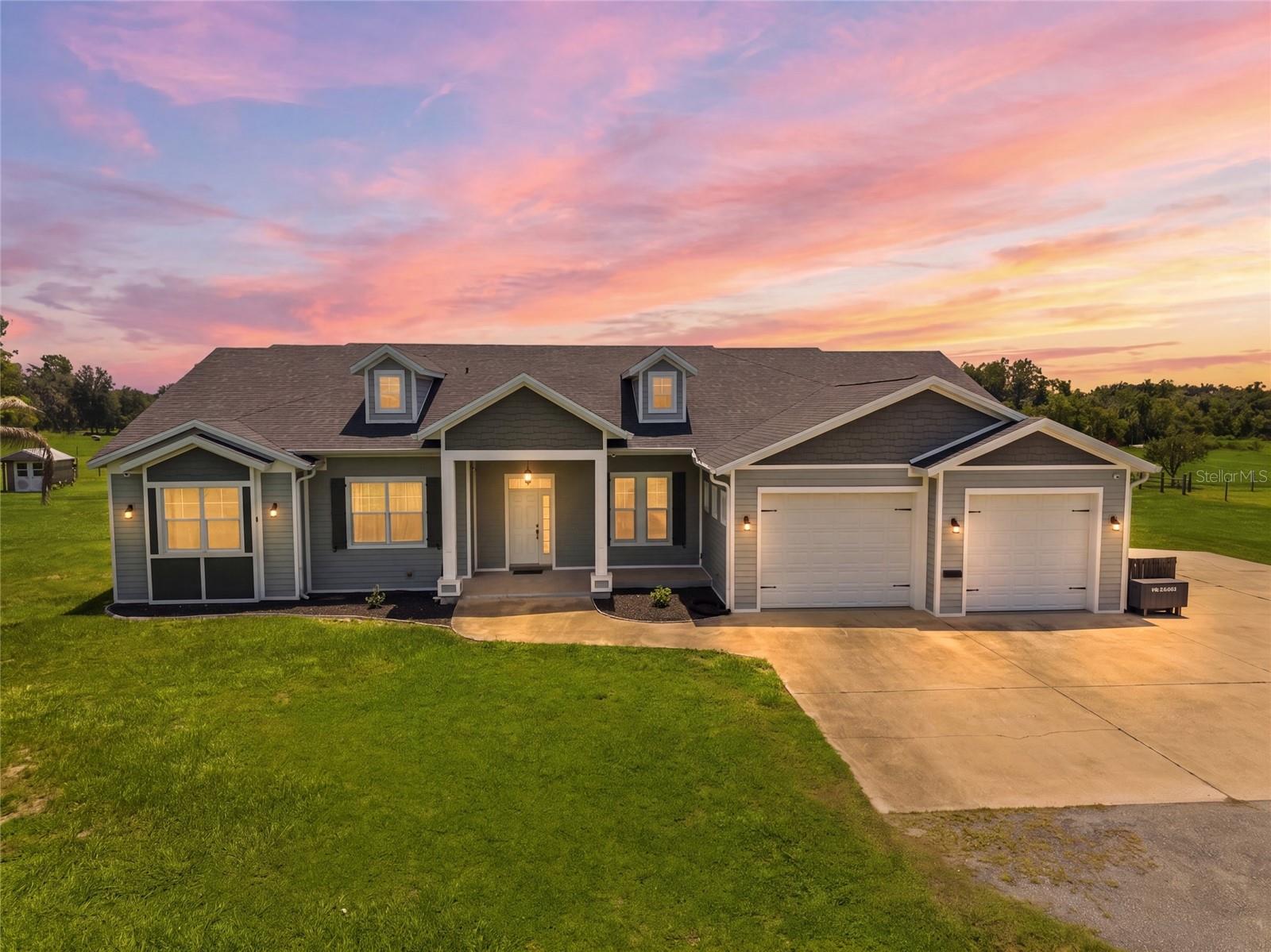 Photo of 15710 COLDING LOOP WIMAUMA FL 33598