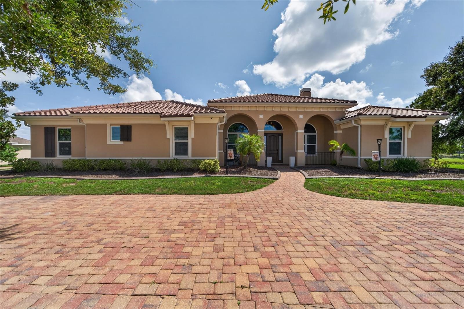 Photo of 5207 LAKE VENICE DRIVE WIMAUMA FL 33598