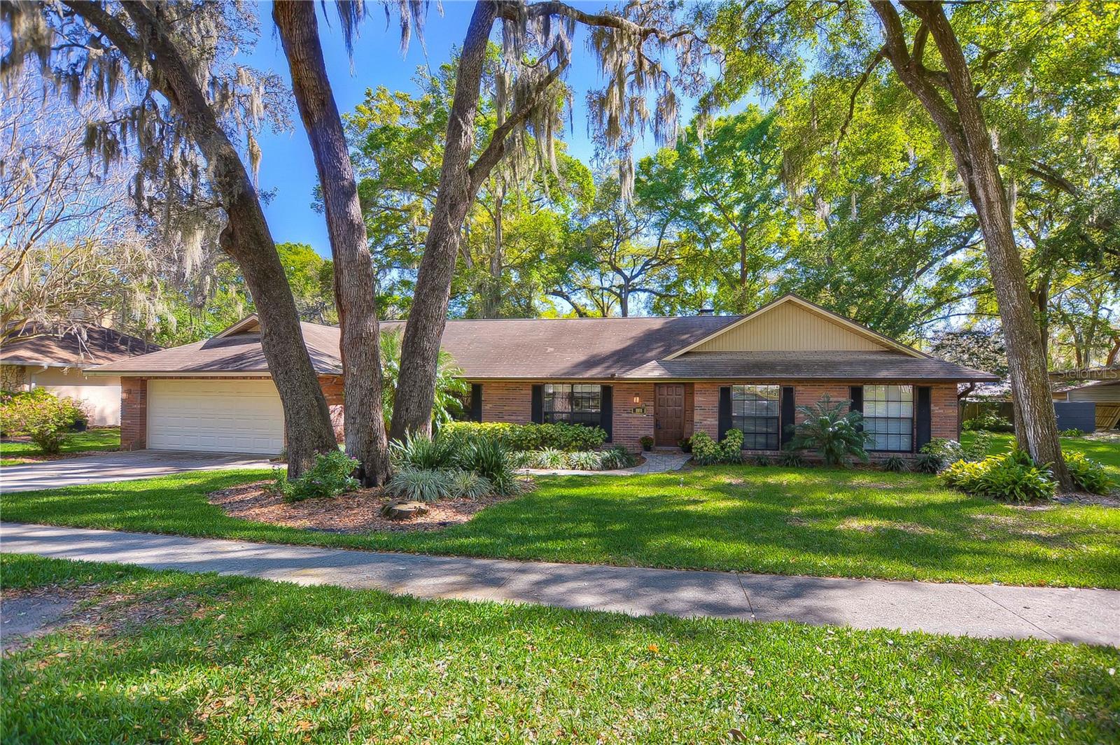 Photo of 1101 OAKRIDGE MANOR DRIVE BRANDON FL 33511