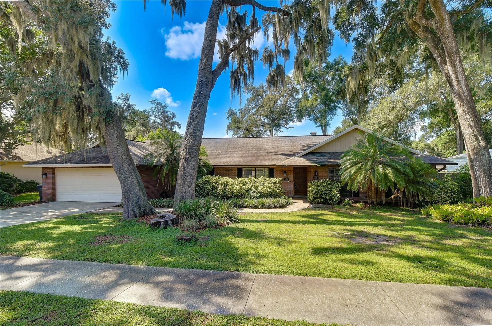Photo of 1101 OAKRIDGE MANOR DRIVE BRANDON FL 33511