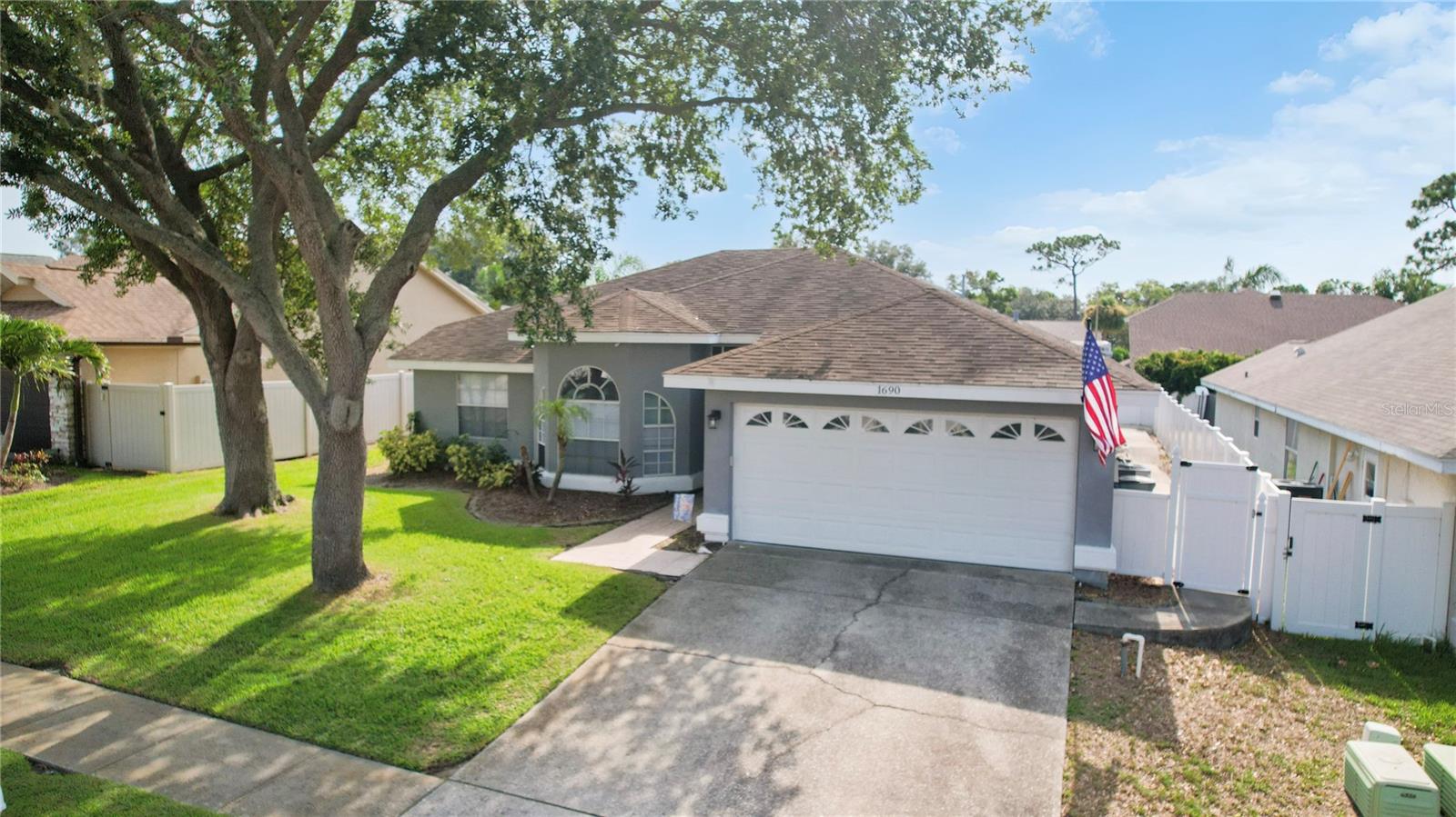 Photo of 1690 WINNERS CIRCLE TARPON SPRINGS FL 34689