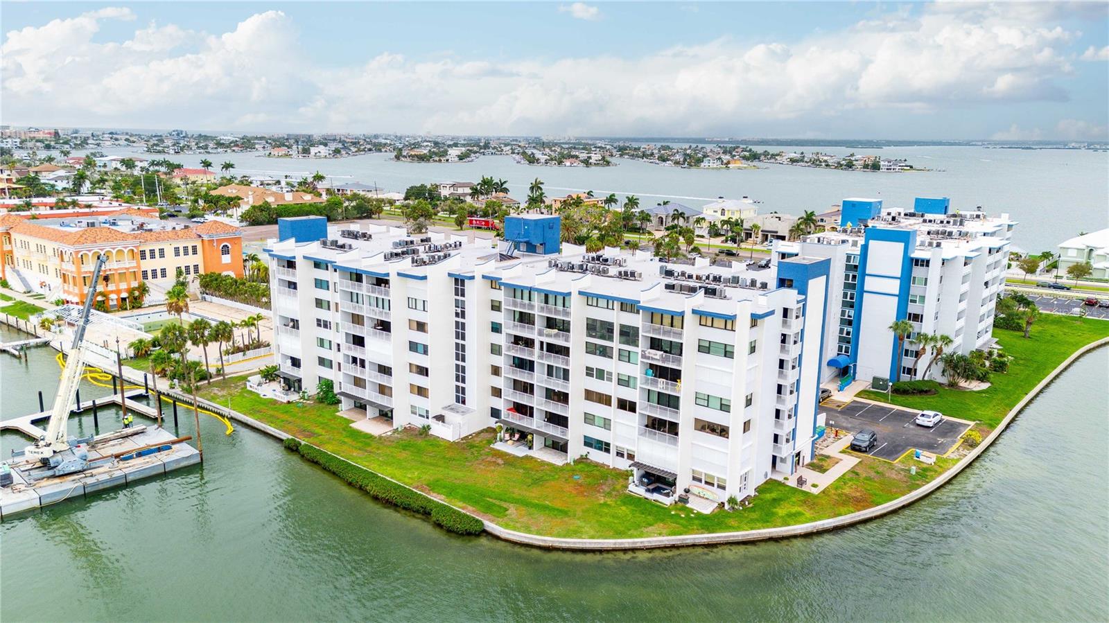 Photo of 450 TREASURE ISLAND CAUSEWAY #311 ST PETERSBURG FL 33706