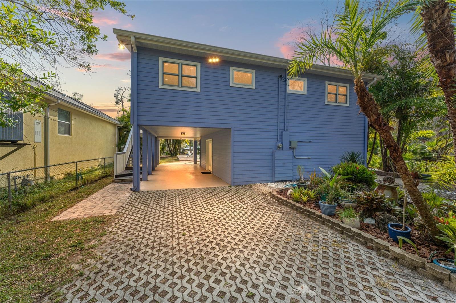 Photo of 906 W HENRY AVENUE TAMPA FL 33604