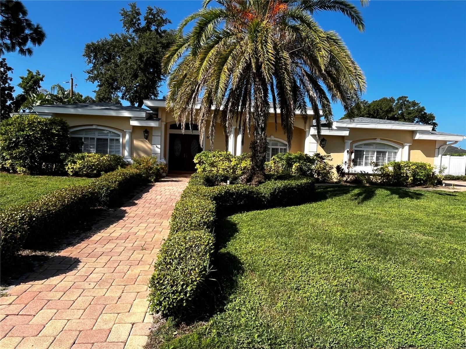 Photo of 601 PALM AVENUE BELLEAIR FL 33756