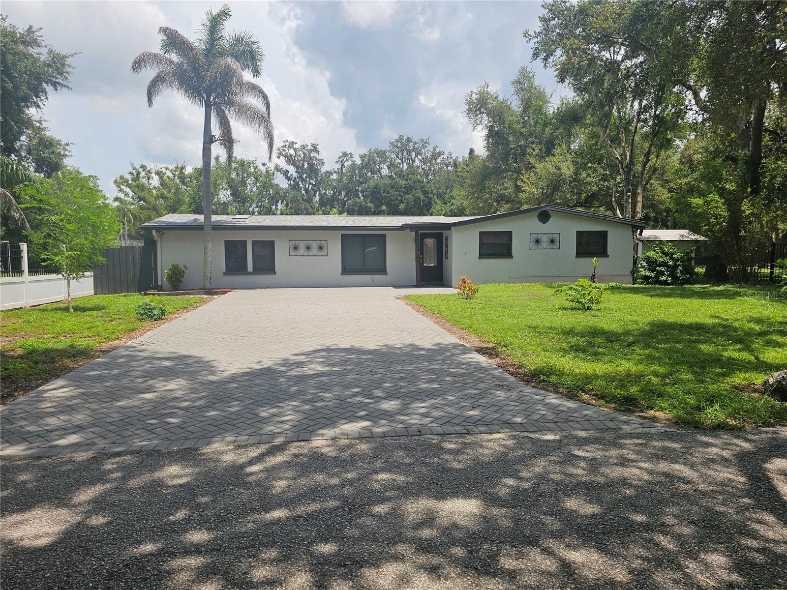 Photo of 16109 INDIAN MOUND ROAD TAMPA FL 33618