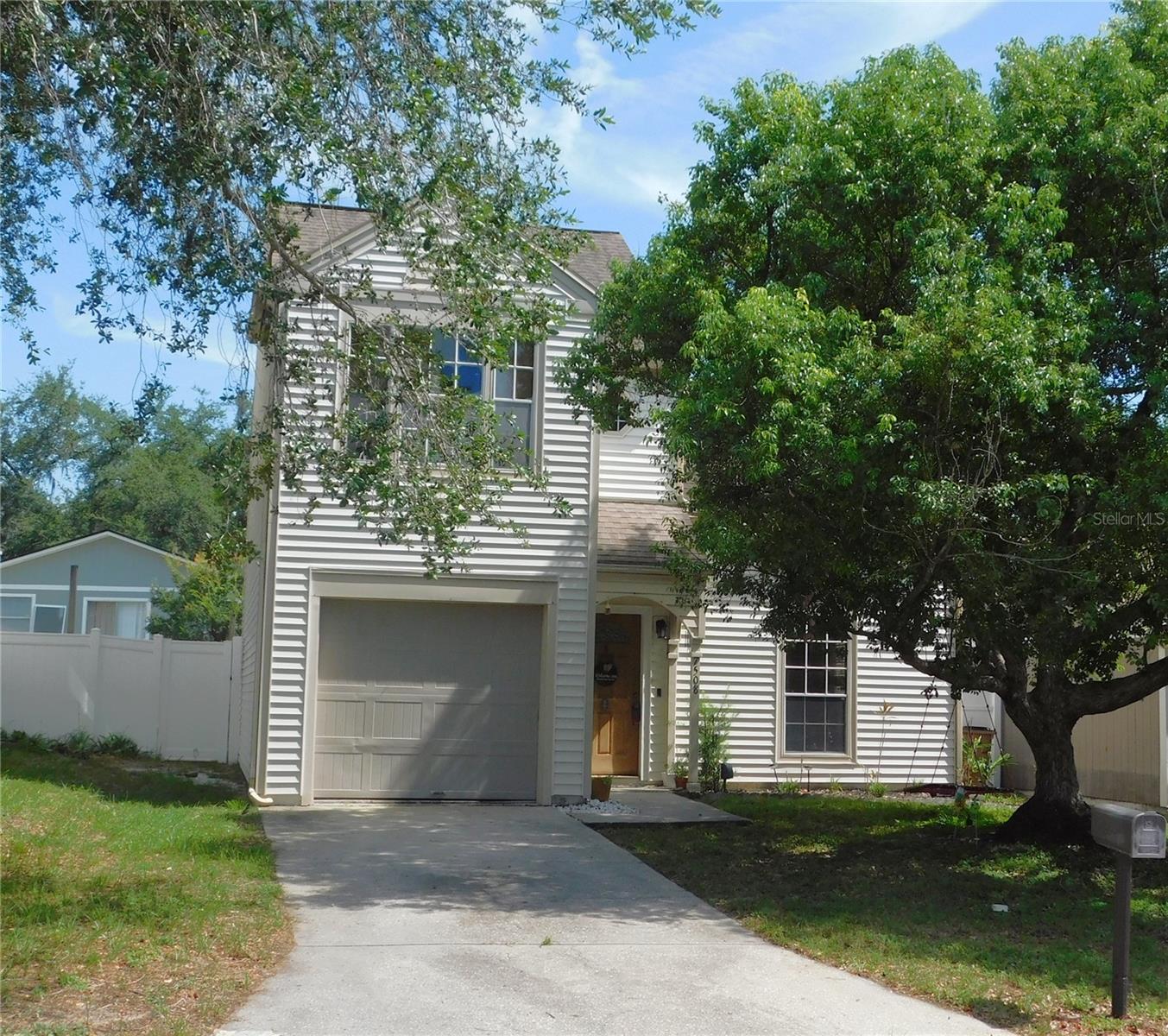 Photo of 7508 OKEECHOBEE COURT TAMPA FL 33637