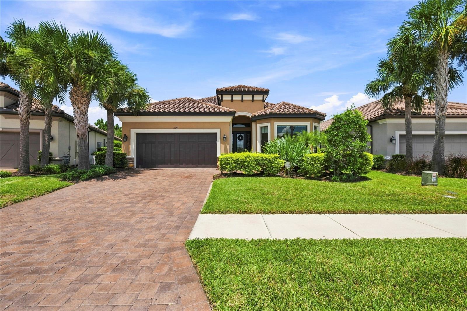 Photo of 11301 JUGLANS DRIVE ODESSA FL 33556