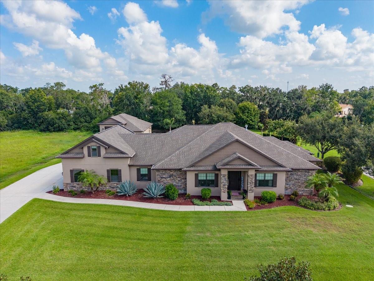 Photo of 408 HAWK TALON DRIVE LITHIA FL 33547