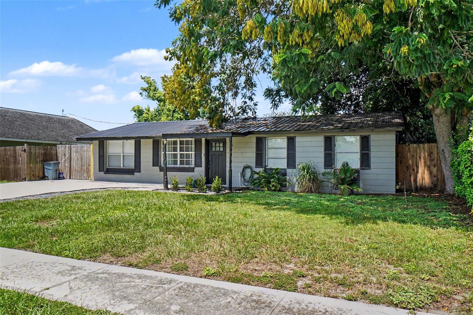Photo of 1611 SMITHFIELD CIRCLE LAKELAND FL 33801