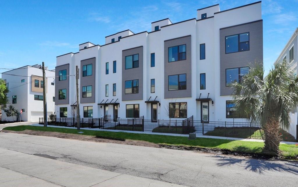 Photo of 2506 W CLEVELAND STREET #20 TAMPA FL 33609