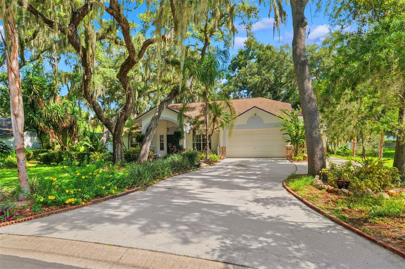 Photo of 2770 BUCKHORN OAKS DRIVE VALRICO FL 33594