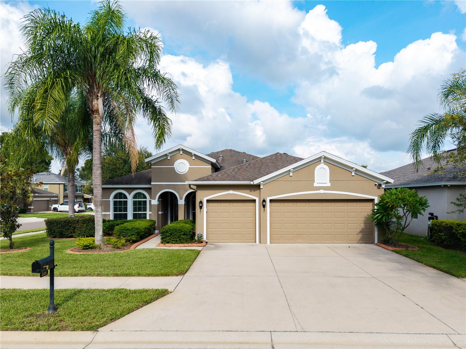 Photo of 220 PARSONS WOODS DRIVE SEFFNER FL 33584