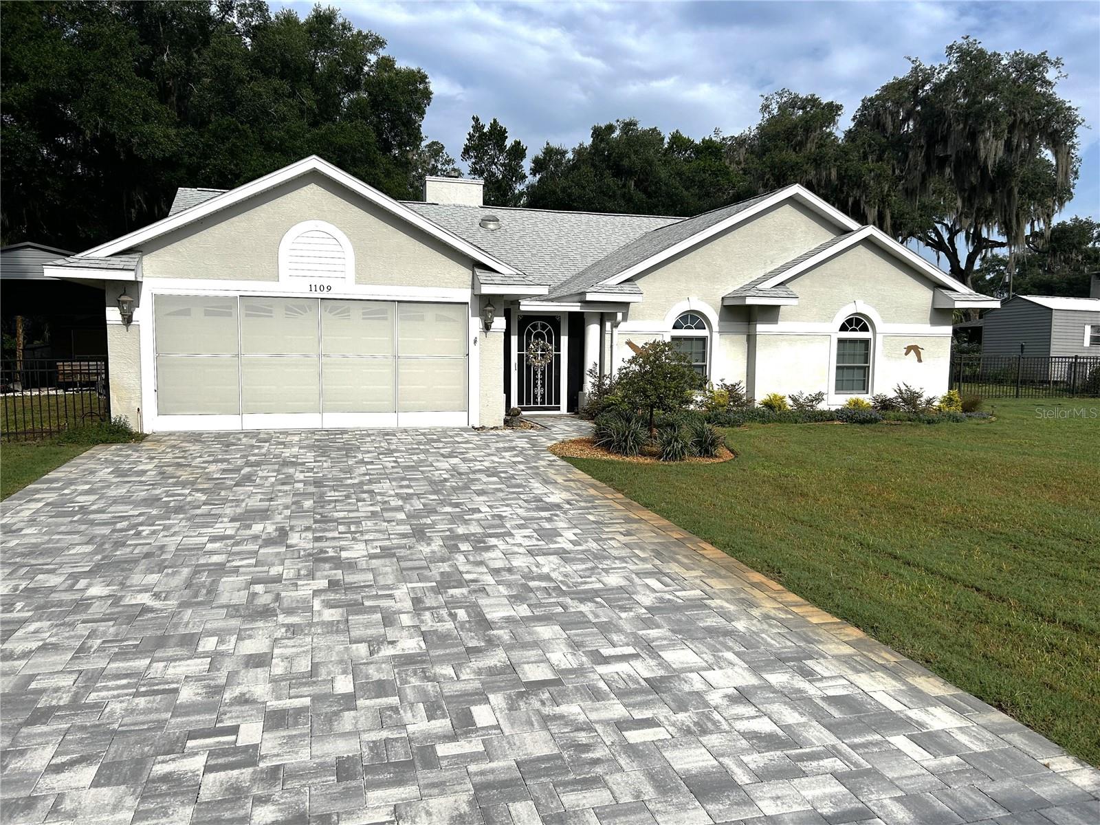 Photo of 1109 S CHATEAU POINT INVERNESS FL 34450