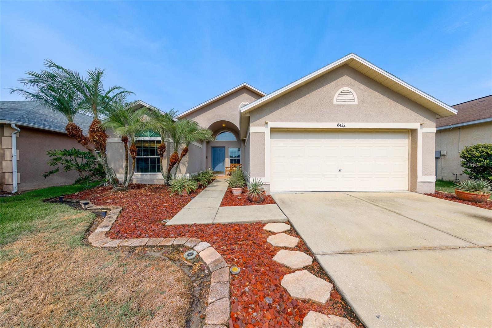 Photo of 8422 POYDRAS LANE TAMPA FL 33635