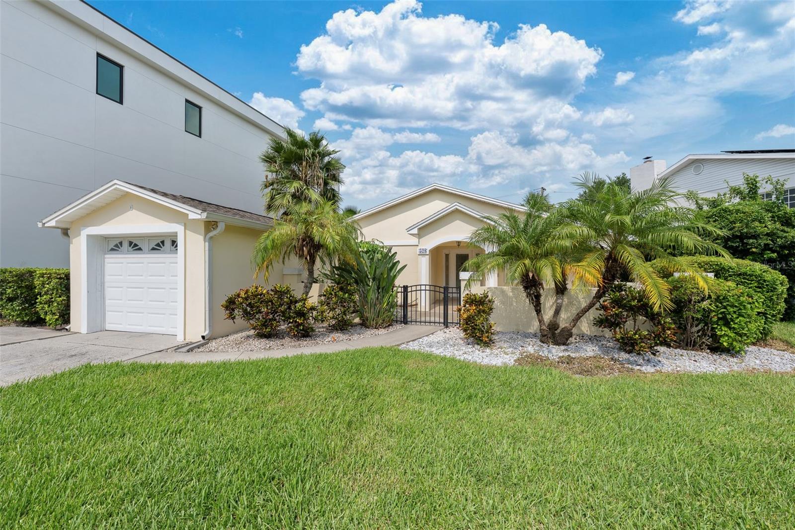 Photo of 528 LUCERNE AVENUE TAMPA FL 33606