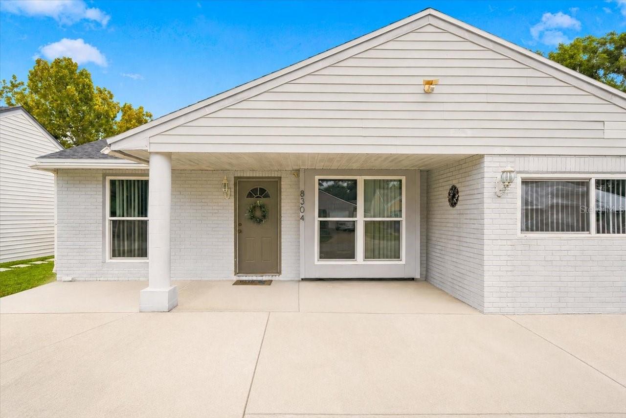 Photo of 8304 RIVERBOAT DRIVE TAMPA FL 33637