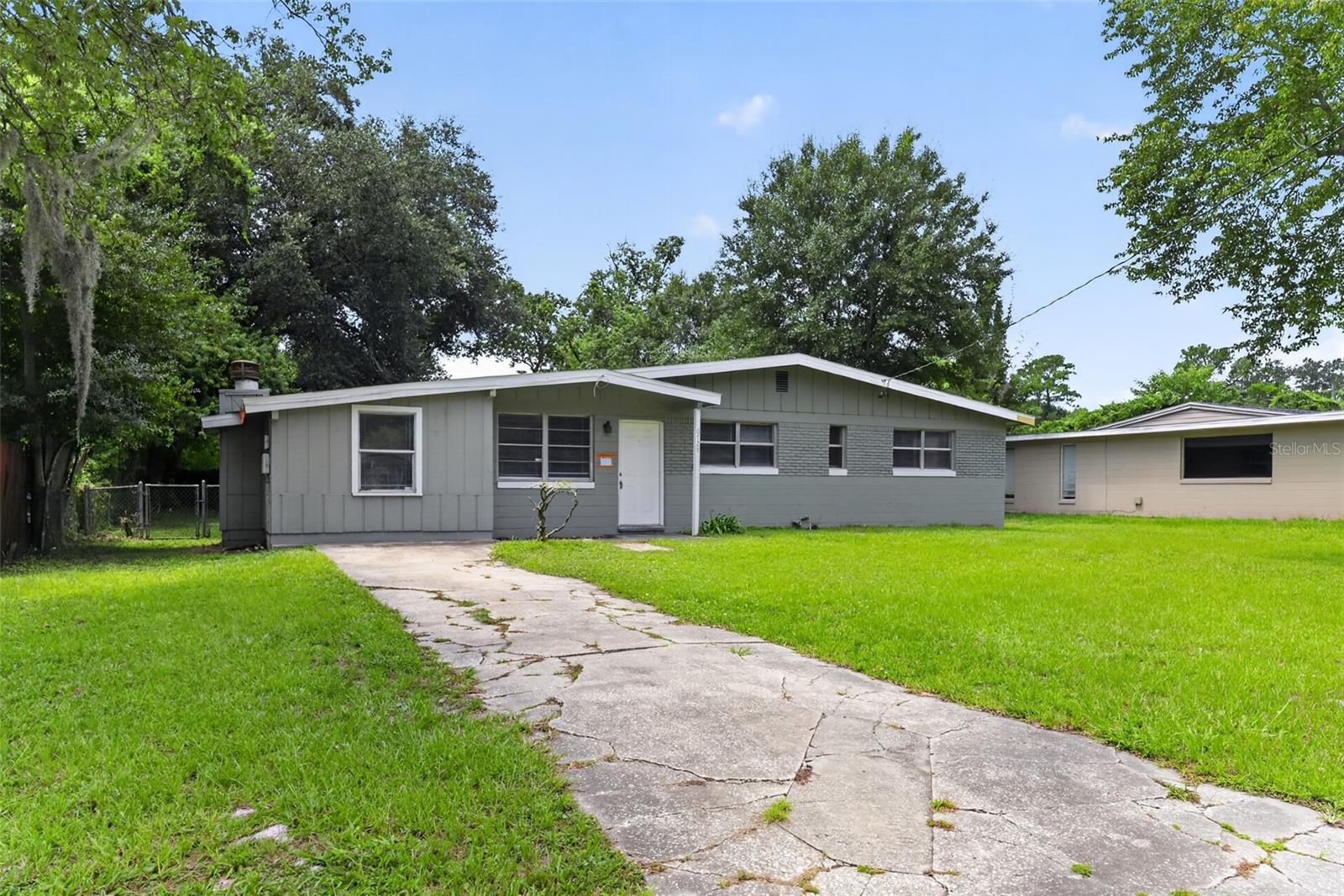 Photo of 6728 PETER RABBIT DRIVE JACKSONVILLE FL 32210