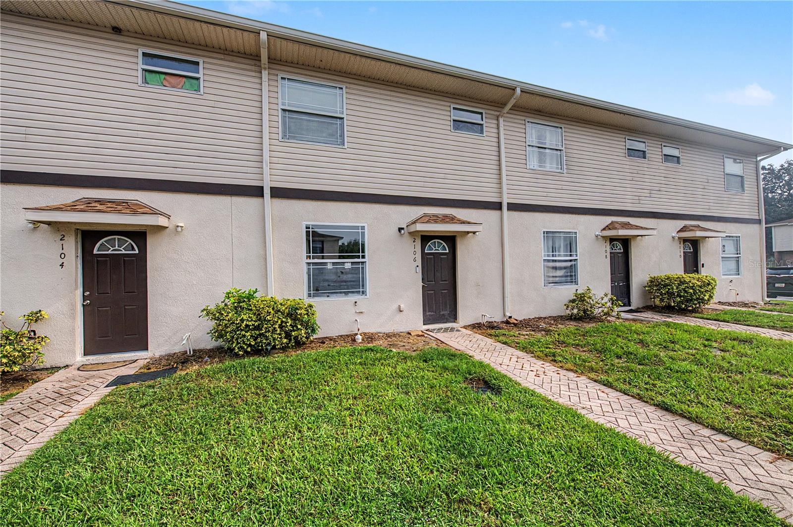 Photo of 2106 PINE CHACE COURT TAMPA FL 33613