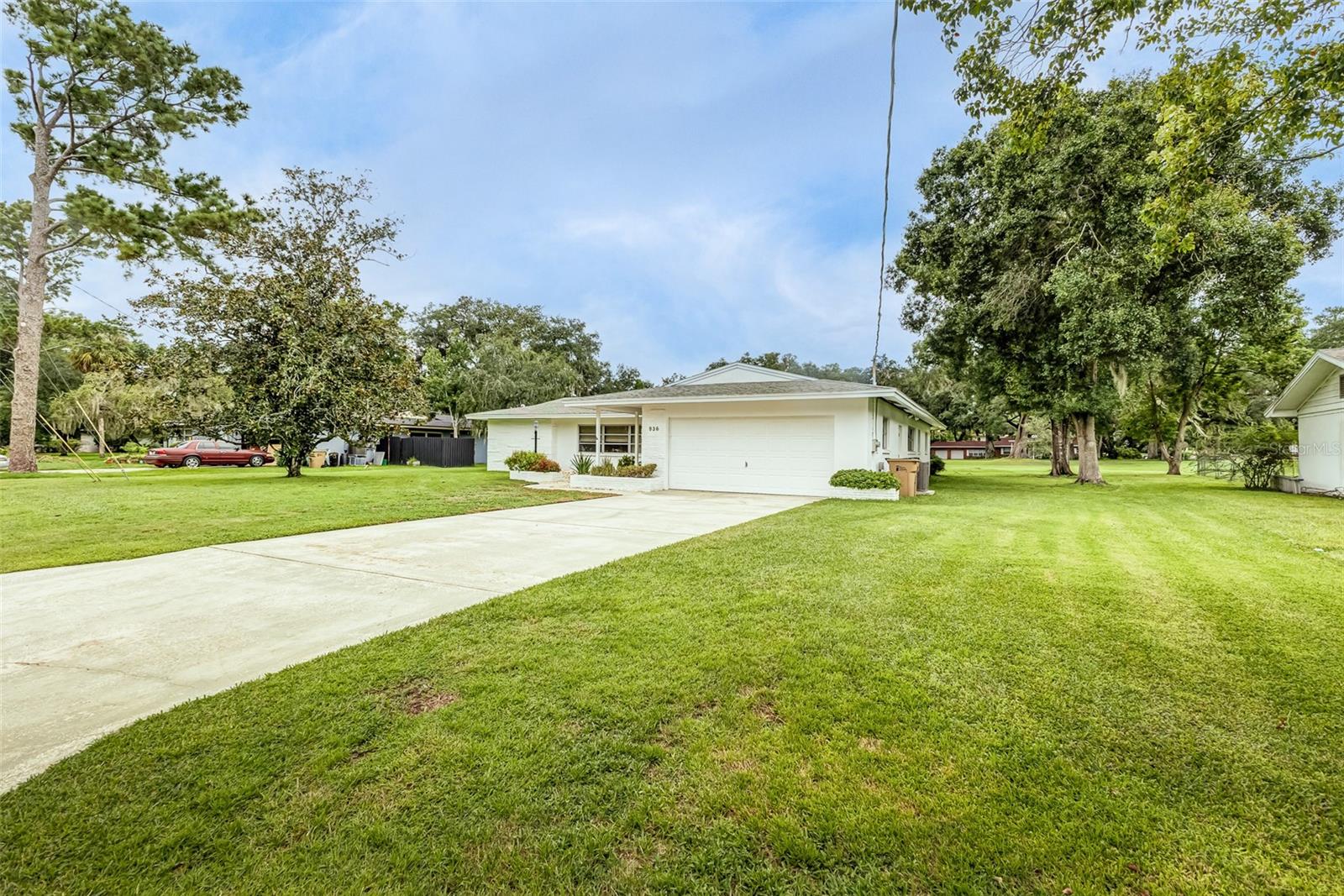 Photo of 936 N RIVERHILLS DRIVE TAMPA FL 33617