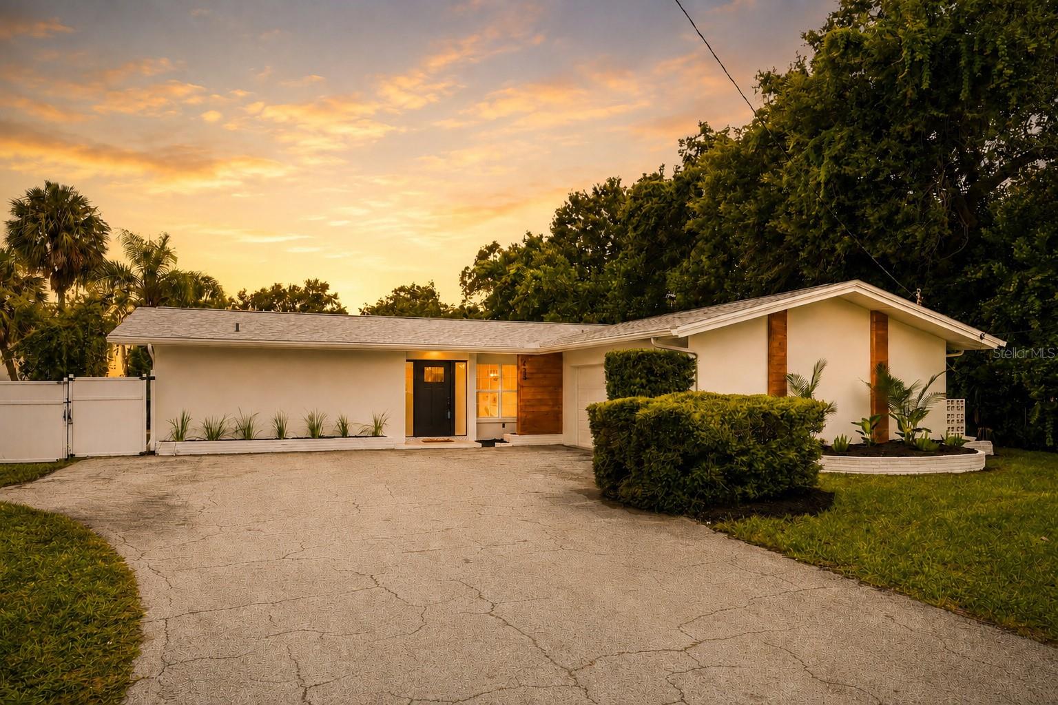 Photo of 435 MEHLENBACHER ROAD LARGO FL 33770