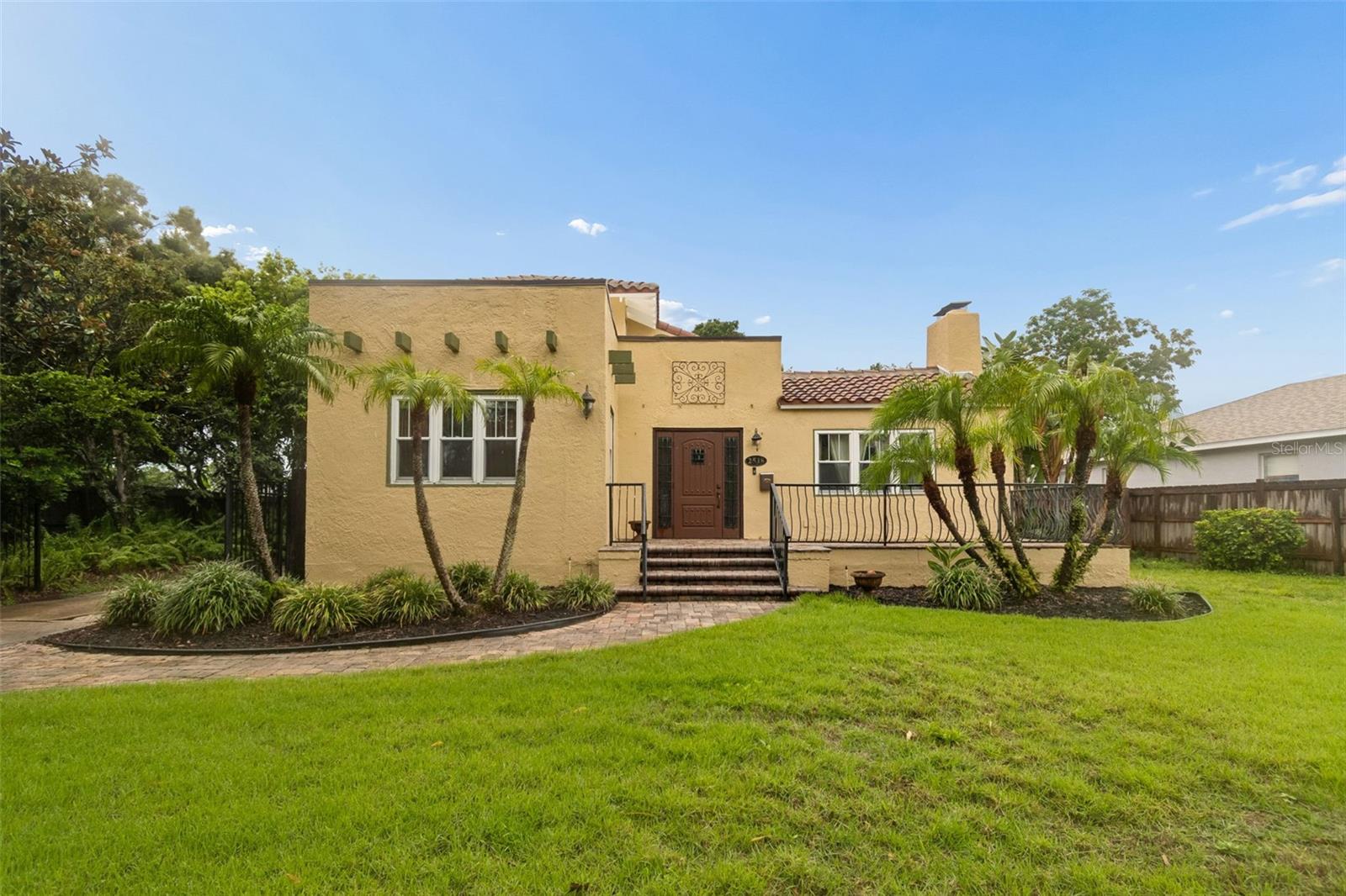 Photo of 2518 GRANADA CIRCLE ST PETERSBURG FL 33712