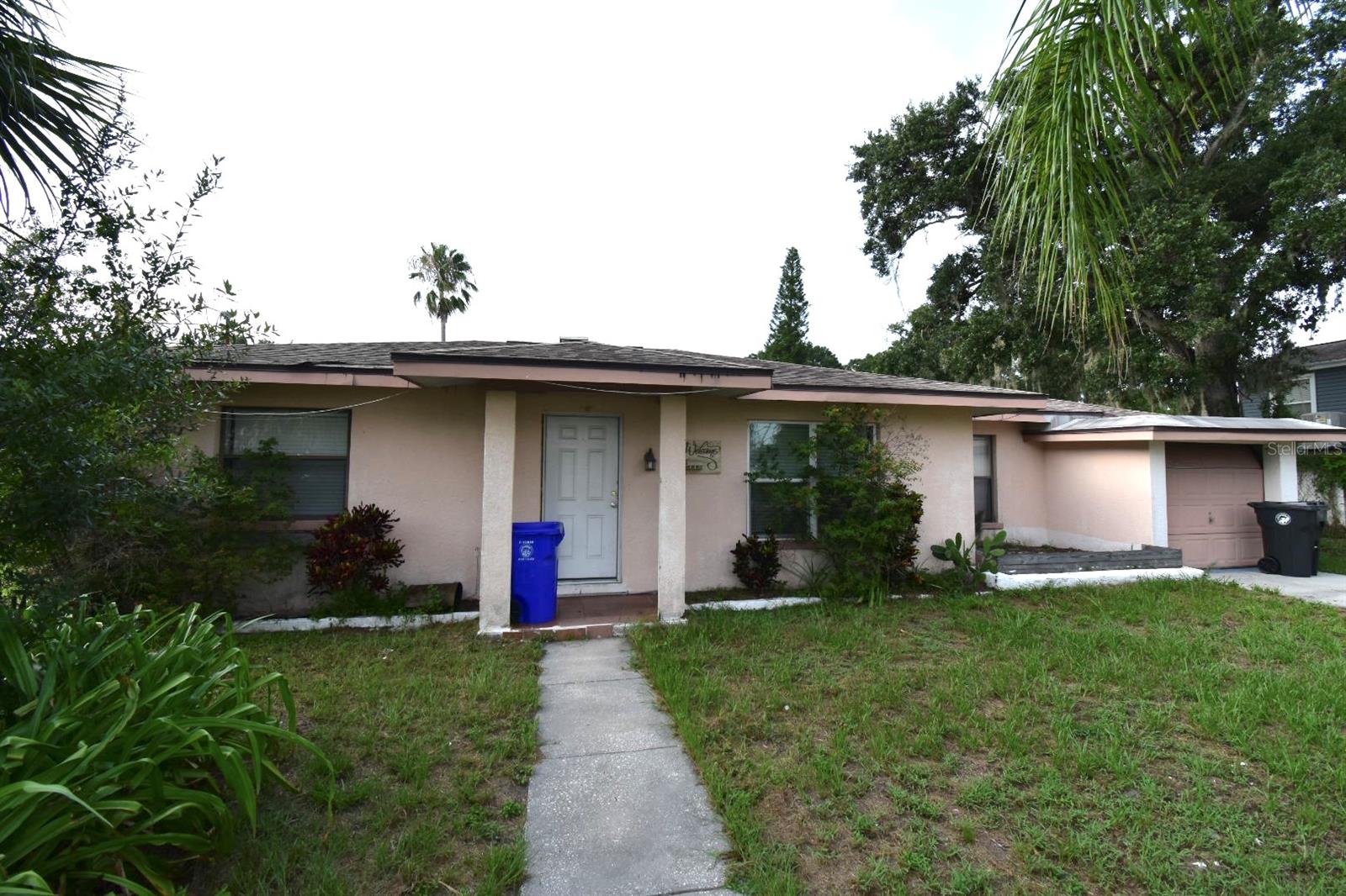 Photo of 204 SHORE DRIVE OLDSMAR FL 34677