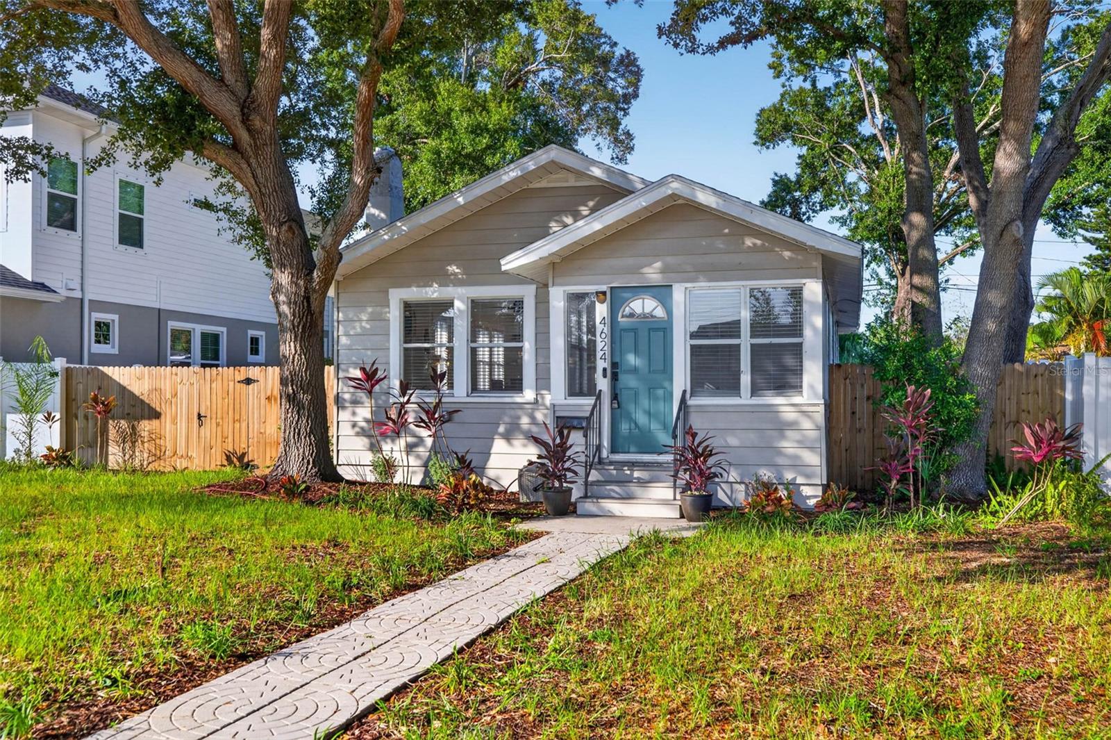 Photo of 4624 IRIS STREET ST PETERSBURG FL 33714