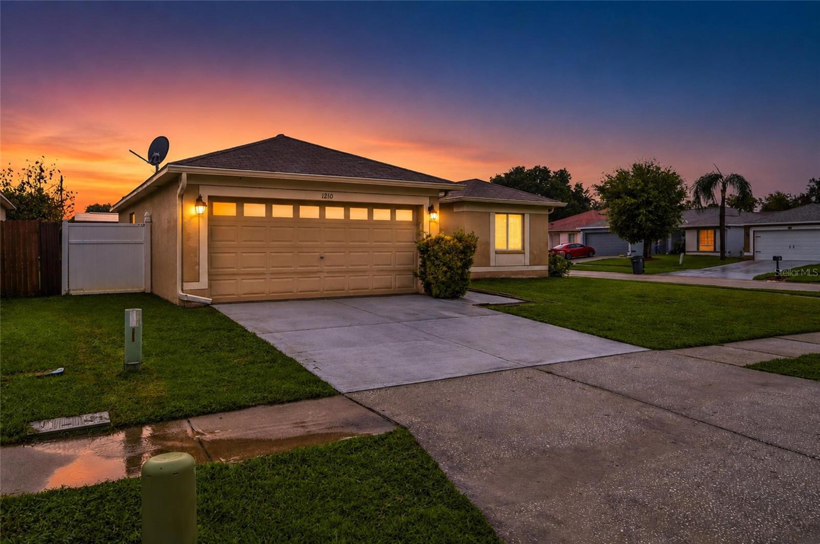 Photo of 1210 BLUFIELD AVENUE BRANDON FL 33511