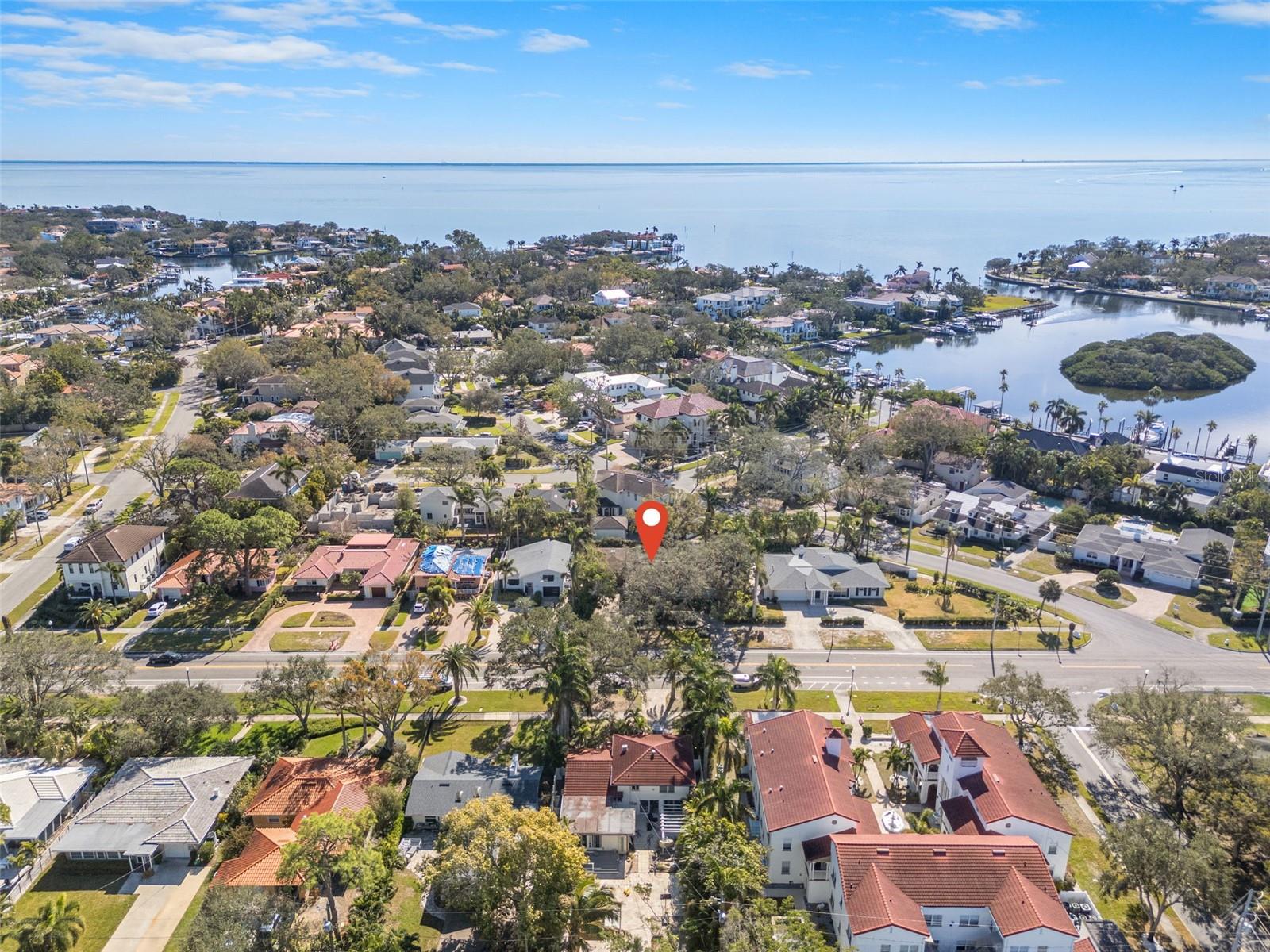 Photo of 215 SNELL ISLE BOULEVARD ST PETERSBURG FL 33704
