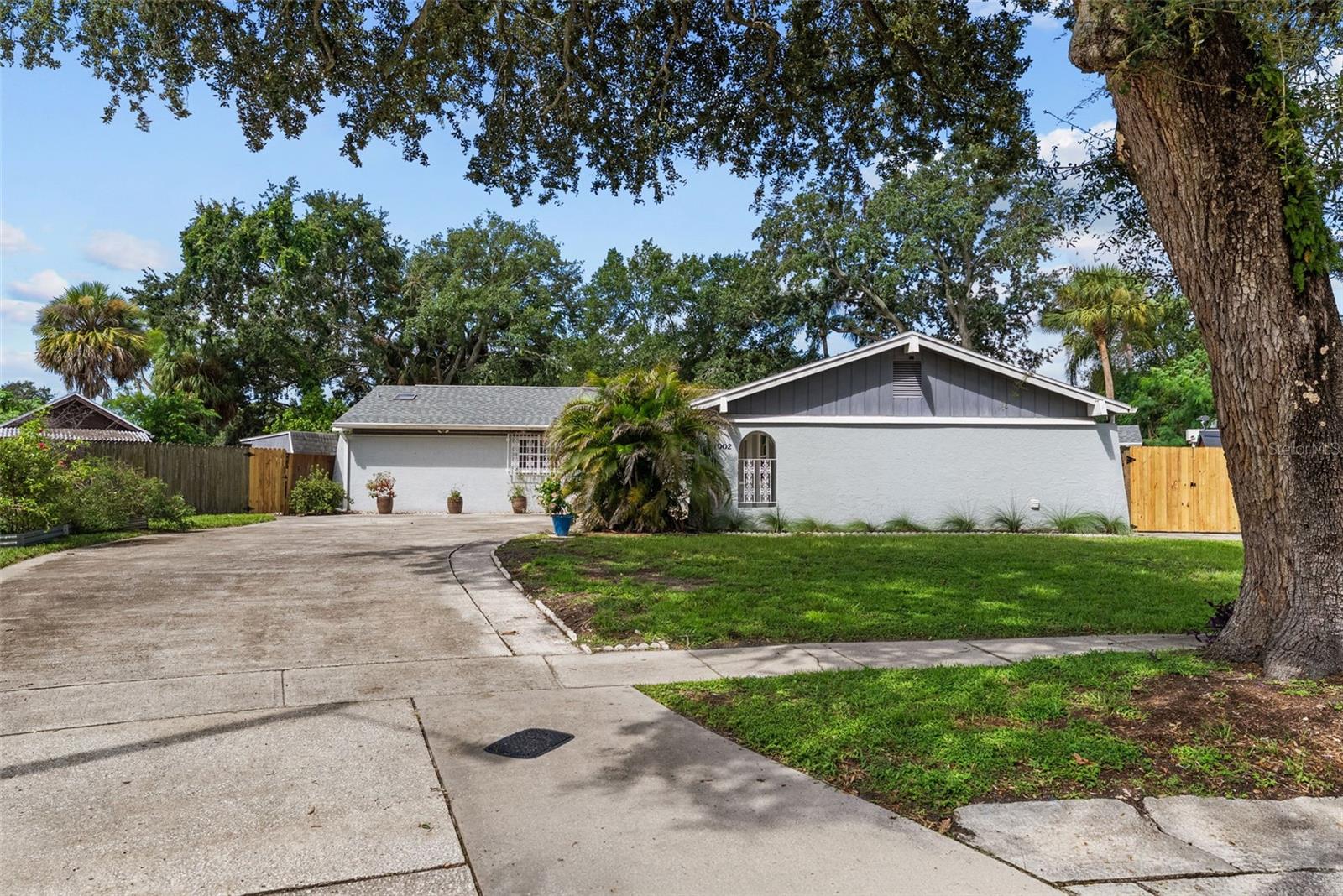 Photo of 7002 APPLEWOOD COURT TAMPA FL 33615