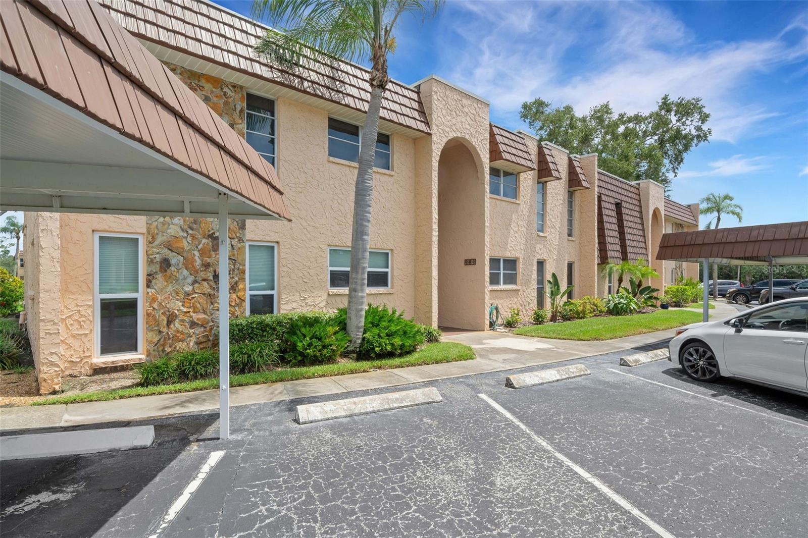 Photo of 121 ASPEN CIRCLE #121 SEMINOLE FL 33777